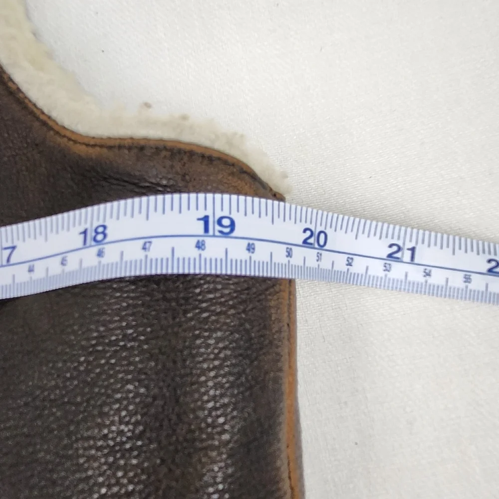 The Limited Brown Leather Sherpa Zip Up Vest. Medium - Picture 8 of 9